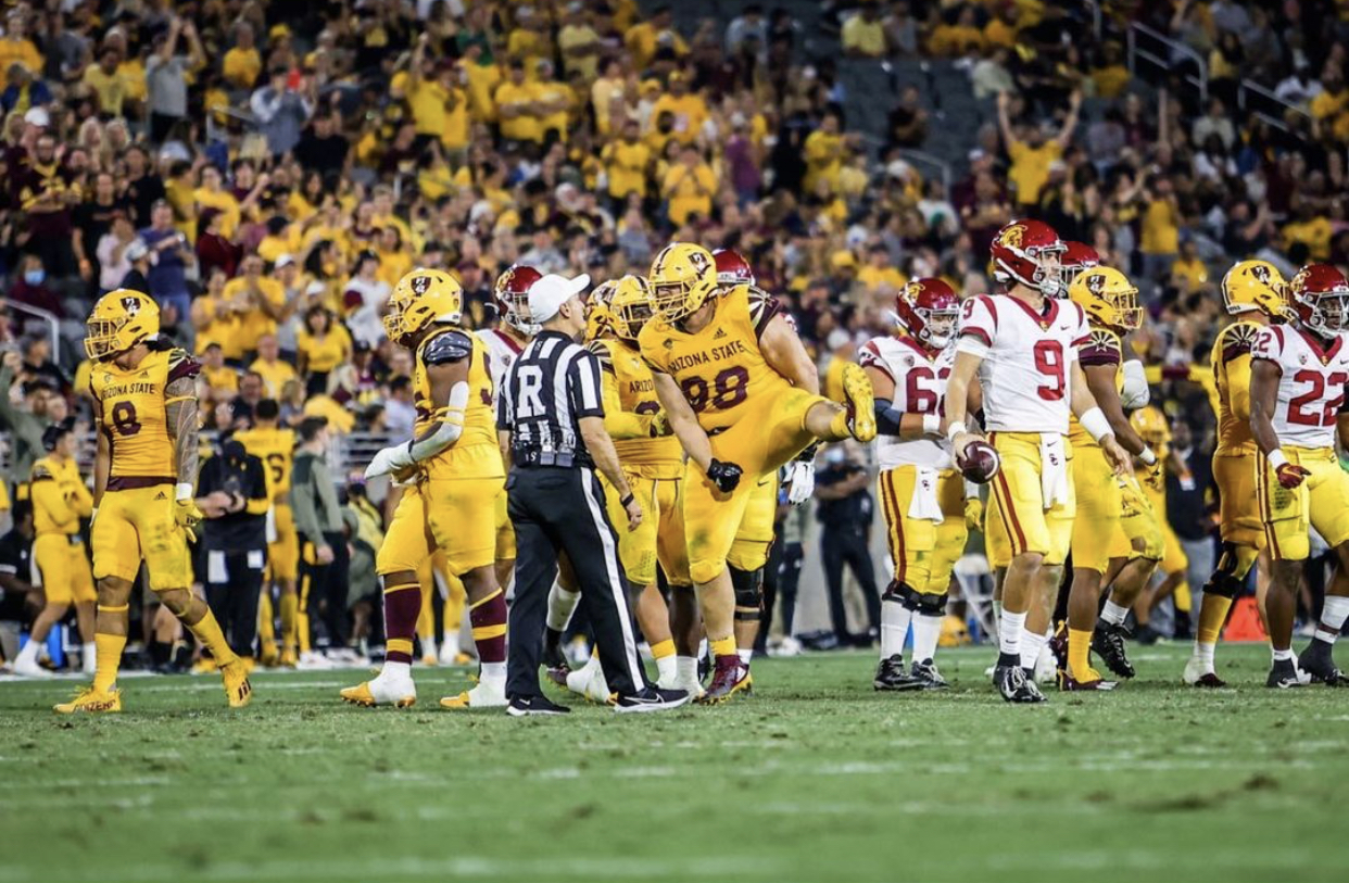 Davidson (98) reacting after a stop against USC